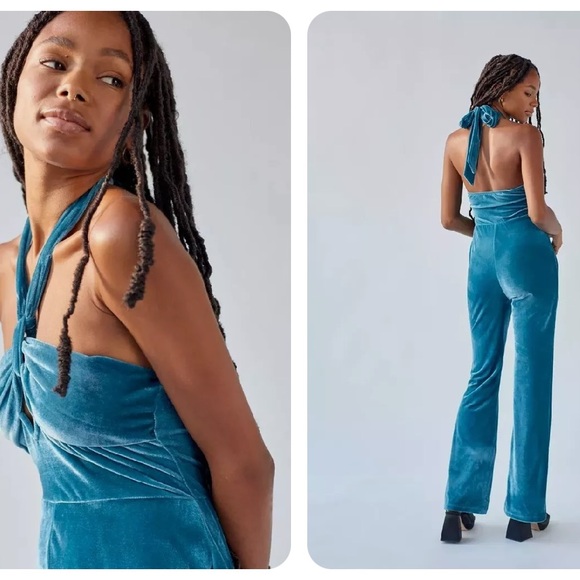Urban Outfitters Sasha Velvet Halter Neck Jumpsuit in Ink Blue NEW - Picture 3 of 15